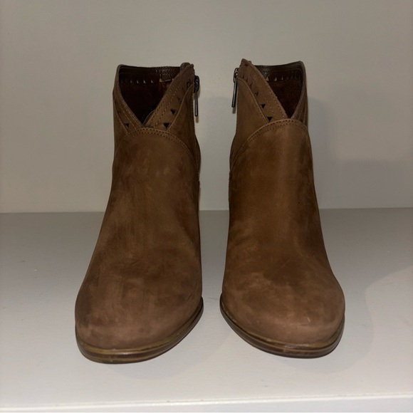 Vince Camuto VC-Fritan Brown Stacked Heel Boots - Picture 2 of 12